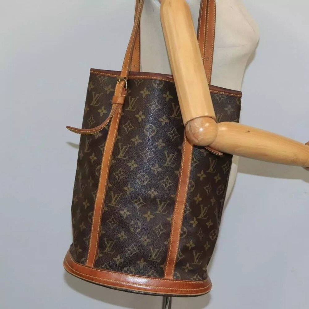 LOUIS VUITTON Monogram Bucket GM Shoulder Bag